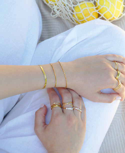 Raisa Armband + Alcira Armband Gold; Tragefoto